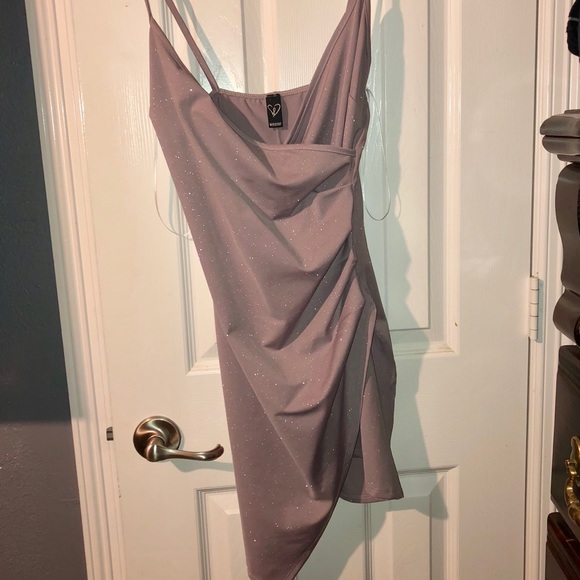 Fitted Windsor dress  - Picture 4 of 8